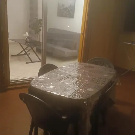 Spatieux T2 Avec Piscine *